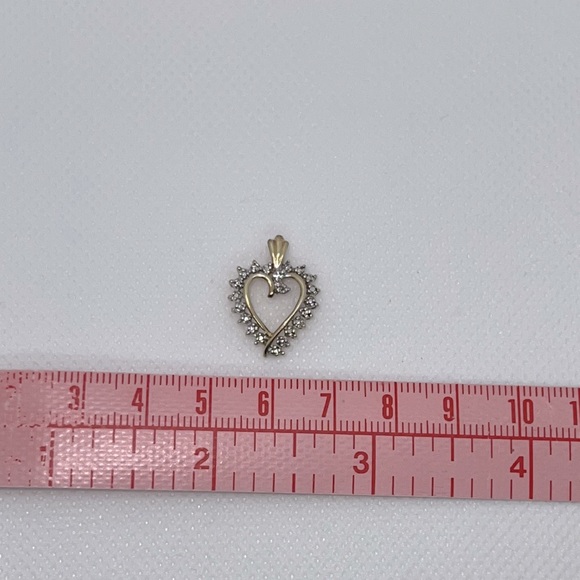 ZALES Real gold and diamond heart pendant - Picture 7 of 7